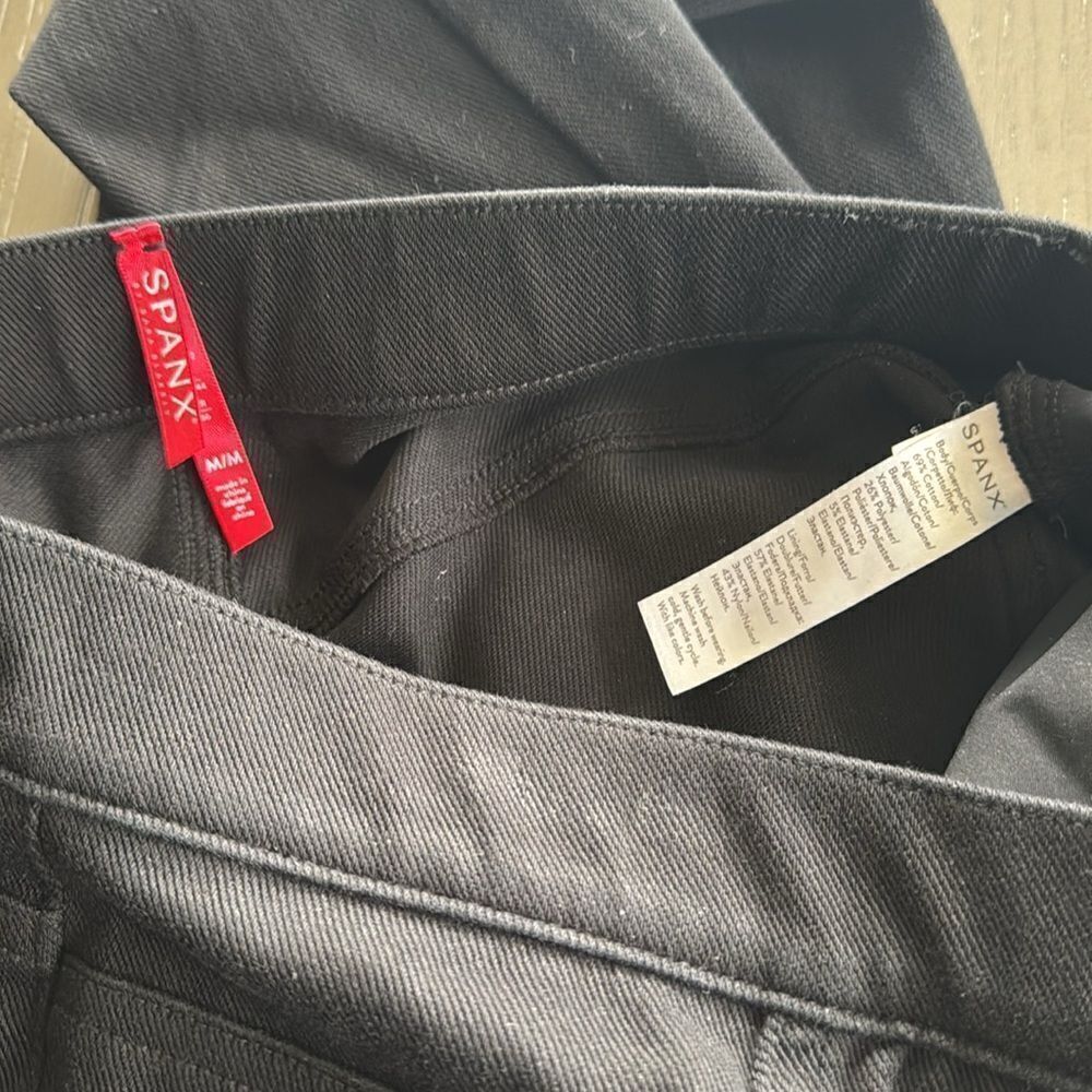 SPANX Jean-ish Pull On Ankle Leggings Black Denim Comfortable Women's Size M EUC - Picture 3 of 14